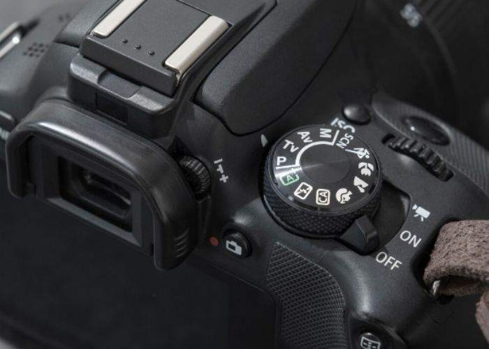 Exploring the Evolution and Selection of Digital Cameras in the Modern Era
