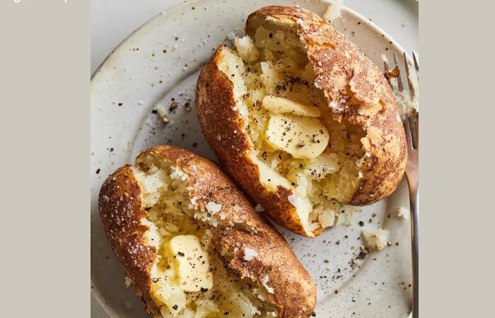 Easy Steps To Achieve Fluffy Oven-Baked Potatoes